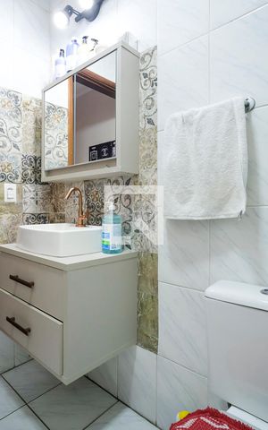 Apartamento à venda com 71m², 2 quartos e 2 vagasBanheiro da suíte