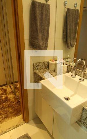 Apartamento à venda com 72m², 2 quartos e 1 vagaBanheiro da suíte 