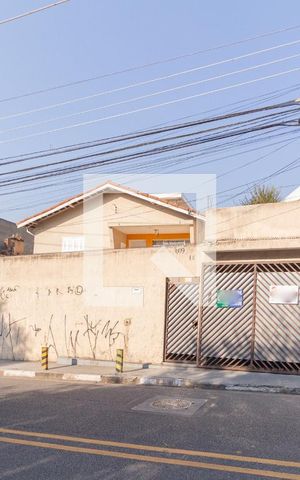 Casa à venda com 340m², 6 quartos e 2 vagasFachada