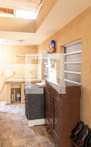 Casa à venda com 340m², 6 quartos e 2 vagasCasa 1Área de serviço