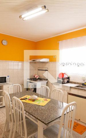 Casa à venda com 340m², 6 quartos e 2 vagasCasa 1Cozinha