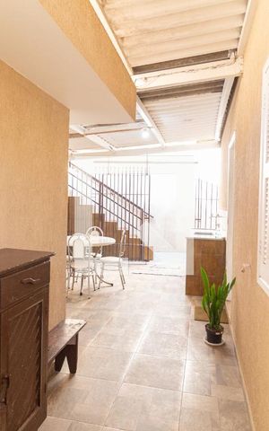 Casa à venda com 340m², 6 quartos e 2 vagasCasa 1Área de serviço