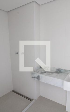 Apartamento à venda com 123m², 3 quartos e 2 vagasQuarto 2 - Banheiro