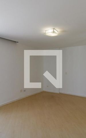 Apartamento à venda com 242m², 4 quartos e 4 vagas Apartamento à venda com 242m², 4 quartos e 4 vagasCobertura