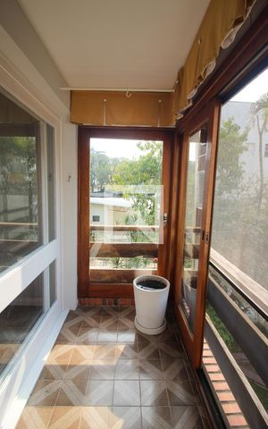 Apartamento à venda com 100m², 2 quartos e 1 vaga Apartamento à venda com 100m², 2 quartos e 1 vagaVaranda da Sala