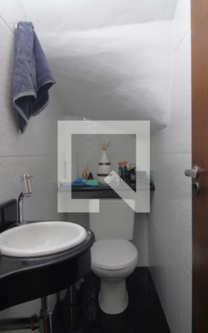 Casa à venda com 250m², 3 quartos e 2 vagasLavabo