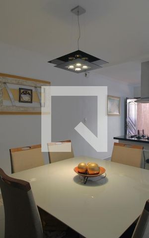 Casa à venda com 250m², 3 quartos e 2 vagasCopa