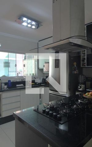 Casa à venda com 250m², 3 quartos e 2 vagasCozinha