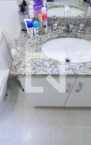 Apartamento à venda com 75m², 2 quartos e 1 vagaBanheiro da Suíte