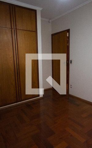 Casa para alugar com 261m², 5 quartos e 3 vagasQuarto 1