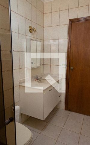 Casa para alugar com 261m², 5 quartos e 3 vagasBanheiro da Suíte 1