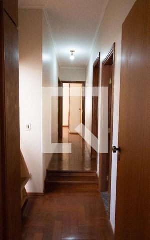 Casa para alugar com 261m², 5 quartos e 3 vagasCorredor