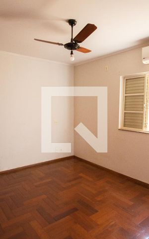 Casa para alugar com 261m², 5 quartos e 3 vagasSuíte 1