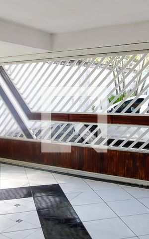 Casa à venda com 222m², 3 quartos e 2 vagas Casa à venda com 222m², 3 quartos e 2 vagasGaragem