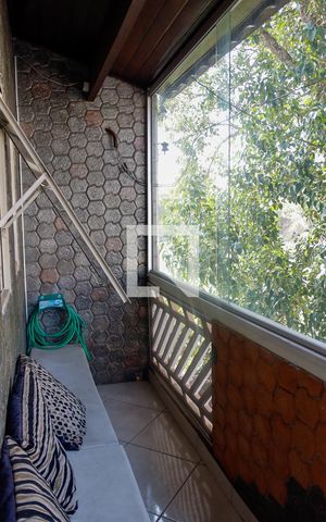 Casa à venda com 222m², 3 quartos e 2 vagas Casa à venda com 222m², 3 quartos e 2 vagasSacada
