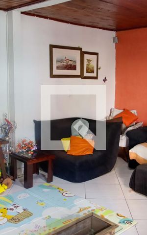 Casa à venda com 222m², 3 quartos e 2 vagas Casa à venda com 222m², 3 quartos e 2 vagasSala de TV