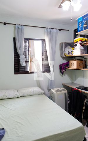 Casa à venda com 222m², 3 quartos e 2 vagas Casa à venda com 222m², 3 quartos e 2 vagasQuarto 1