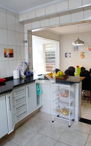 Casa à venda com 222m², 3 quartos e 2 vagas Casa à venda com 222m², 3 quartos e 2 vagasCozinha