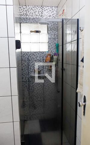 Casa à venda com 222m², 3 quartos e 2 vagas Casa à venda com 222m², 3 quartos e 2 vagasBanheiro