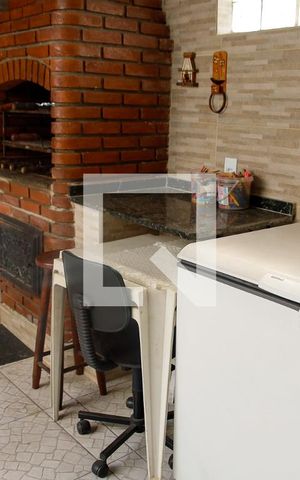 Casa à venda com 222m², 3 quartos e 2 vagas Casa à venda com 222m², 3 quartos e 2 vagasÁrea comum - Churrasqueira