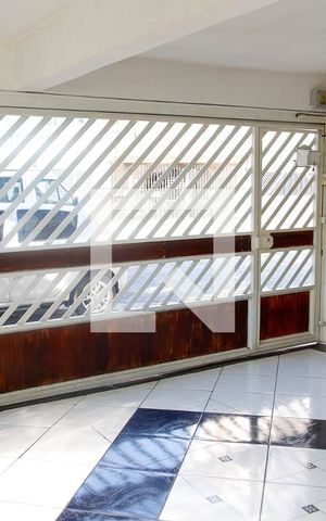 Casa à venda com 222m², 3 quartos e 2 vagas Casa à venda com 222m², 3 quartos e 2 vagasGaragem