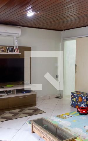 Casa à venda com 222m², 3 quartos e 2 vagas Casa à venda com 222m², 3 quartos e 2 vagasSala de TV