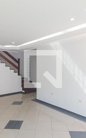 Casa à venda com 163m², 3 quartos e 3 vagas Casa à venda com 163m², 3 quartos e 3 vagasSala