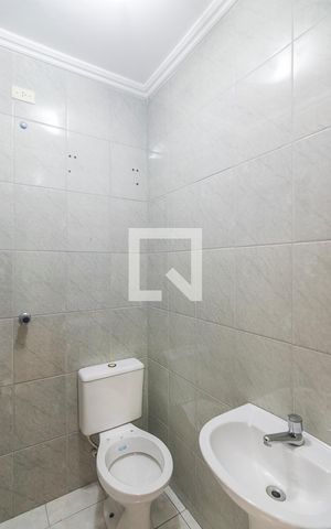 Casa à venda com 163m², 3 quartos e 3 vagas Casa à venda com 163m², 3 quartos e 3 vagasBanheiro de serviço
