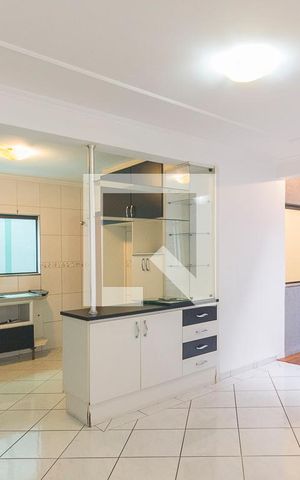 Casa à venda com 163m², 3 quartos e 3 vagas Casa à venda com 163m², 3 quartos e 3 vagasCopa