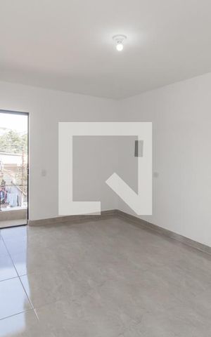 Casa à venda com 133m², 2 quartos e 2 vagas Casa à venda com 133m², 2 quartos e 2 vagasSala