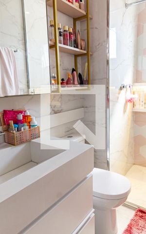 Apartamento à venda com 230m², 4 quartos e 3 vagas Apartamento à venda com 230m², 4 quartos e 3 vagasBanheiro da Suíte 2