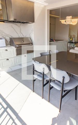 Apartamento à venda com 230m², 4 quartos e 3 vagas Apartamento à venda com 230m², 4 quartos e 3 vagasVaranda