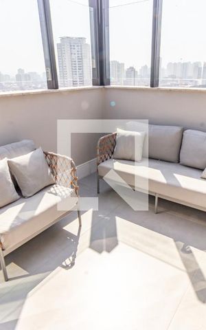 Apartamento à venda com 230m², 4 quartos e 3 vagas Apartamento à venda com 230m², 4 quartos e 3 vagasVaranda da Suíte 4