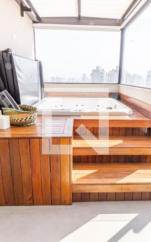 Apartamento à venda com 230m², 4 quartos e 3 vagas Apartamento à venda com 230m², 4 quartos e 3 vagasVaranda da Suíte 4