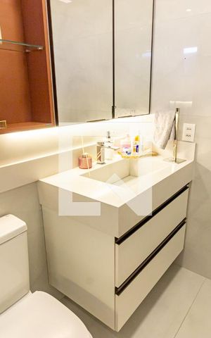 Apartamento à venda com 230m², 4 quartos e 3 vagas Apartamento à venda com 230m², 4 quartos e 3 vagasBanheiro da Suíte 3