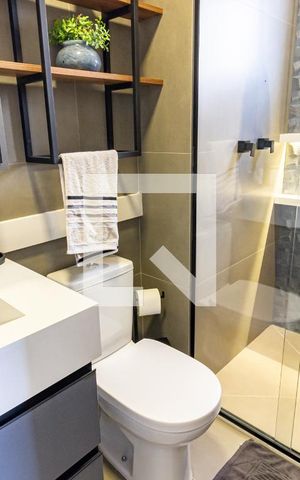 Apartamento à venda com 230m², 4 quartos e 3 vagas Apartamento à venda com 230m², 4 quartos e 3 vagasBanheiro da Suíte 1