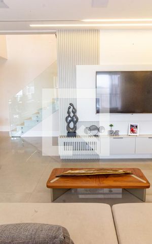 Apartamento à venda com 230m², 4 quartos e 3 vagas Apartamento à venda com 230m², 4 quartos e 3 vagasSala
