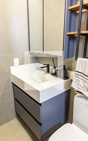 Apartamento à venda com 230m², 4 quartos e 3 vagas Apartamento à venda com 230m², 4 quartos e 3 vagasBanheiro da Suíte 1