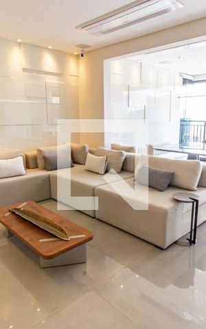 Apartamento à venda com 230m², 4 quartos e 3 vagas Apartamento à venda com 230m², 4 quartos e 3 vagasSala