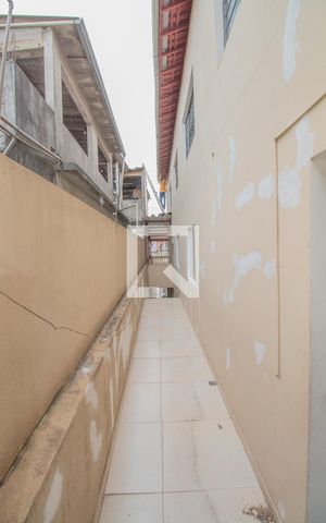Casa à venda com 210m², 2 quartos e sem vaga Casa à venda com 210m², 2 quartos e sem vagaCorredor
