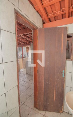 Casa à venda com 210m², 2 quartos e sem vaga Casa à venda com 210m², 2 quartos e sem vagaBanheiro de Serviço
