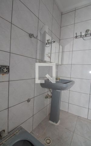 Casa à venda com 210m², 2 quartos e sem vaga Casa à venda com 210m², 2 quartos e sem vagaBanheiro 2