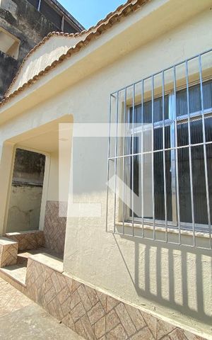 Casa à venda com 85m², 3 quartos e 1 vagaFrente