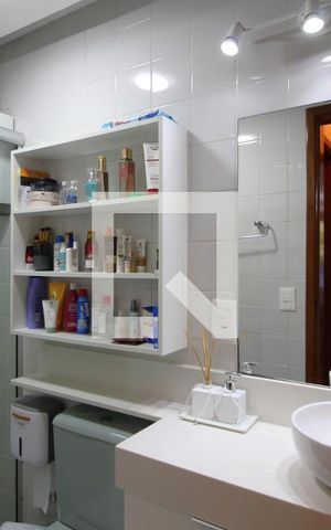 Apartamento à venda com 48m², 2 quartos e 2 vagasBanheiro Social