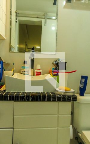Apartamento à venda com 234m², 3 quartos e 4 vagas Apartamento à venda com 234m², 3 quartos e 4 vagasBanheiro da Suíte 1