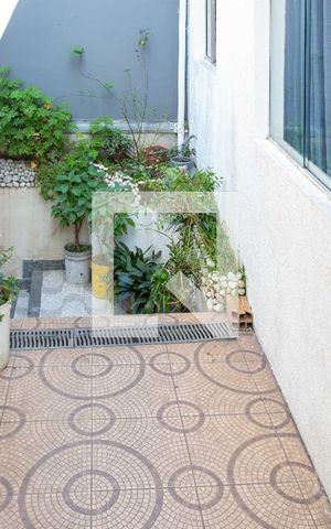 Casa à venda com 200m², 8 quartos e 2 vagas Casa à venda com 200m², 8 quartos e 2 vagasÁrea comum