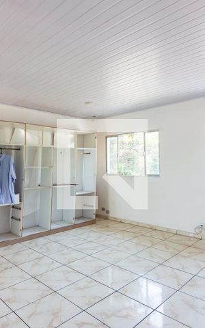 Casa de condomínio para alugar com 30m², 1 quarto e sem vaga Casa de condomínio para alugar com 30m², 1 quarto e sem vagaStudio