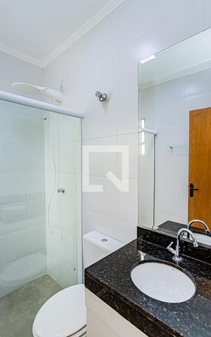 Casa para alugar com 136m², 3 quartos e 2 vagas Casa para alugar com 136m², 3 quartos e 2 vagasBanheiro