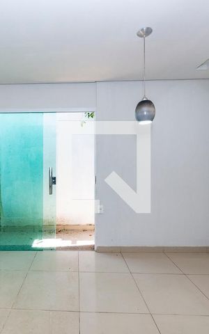 Casa para alugar com 223m², 3 quartos e 3 vagas Casa para alugar com 223m², 3 quartos e 3 vagasSala 2
