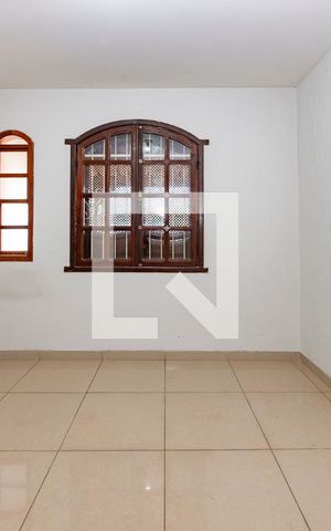 Casa para alugar com 223m², 3 quartos e 3 vagas Casa para alugar com 223m², 3 quartos e 3 vagasQuarto 2